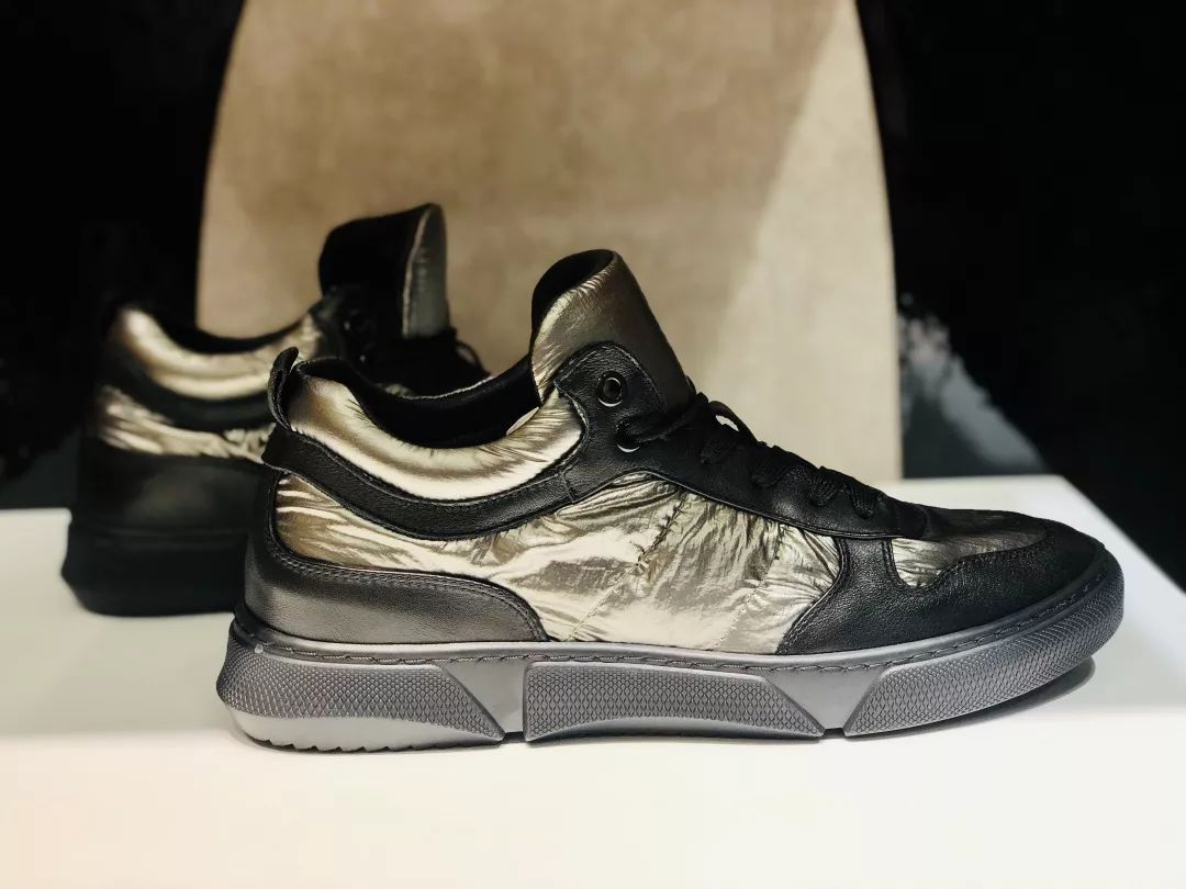 球场也是商场,球场是男人的战场