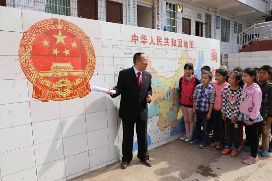 【四川政法先锋】一身正气“赤脚汉”，两袖清风“好法官”