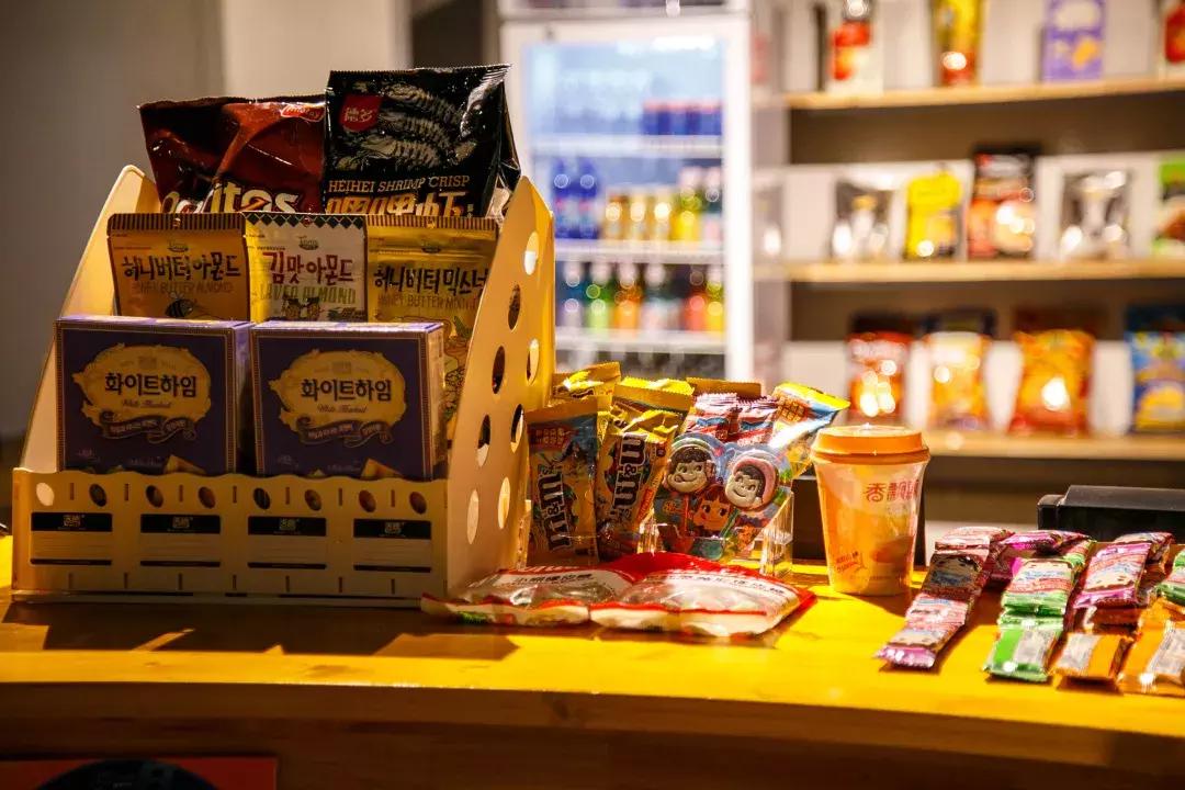 蹦床乐园闯关攀岩,蹦床馆嗨玩