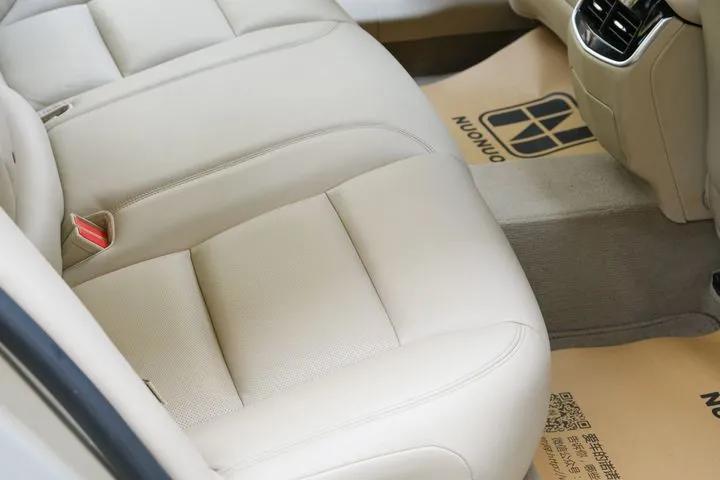 二手凯迪拉克xts和君越哪个值得买,二手凯迪拉克xts推荐买什么配置