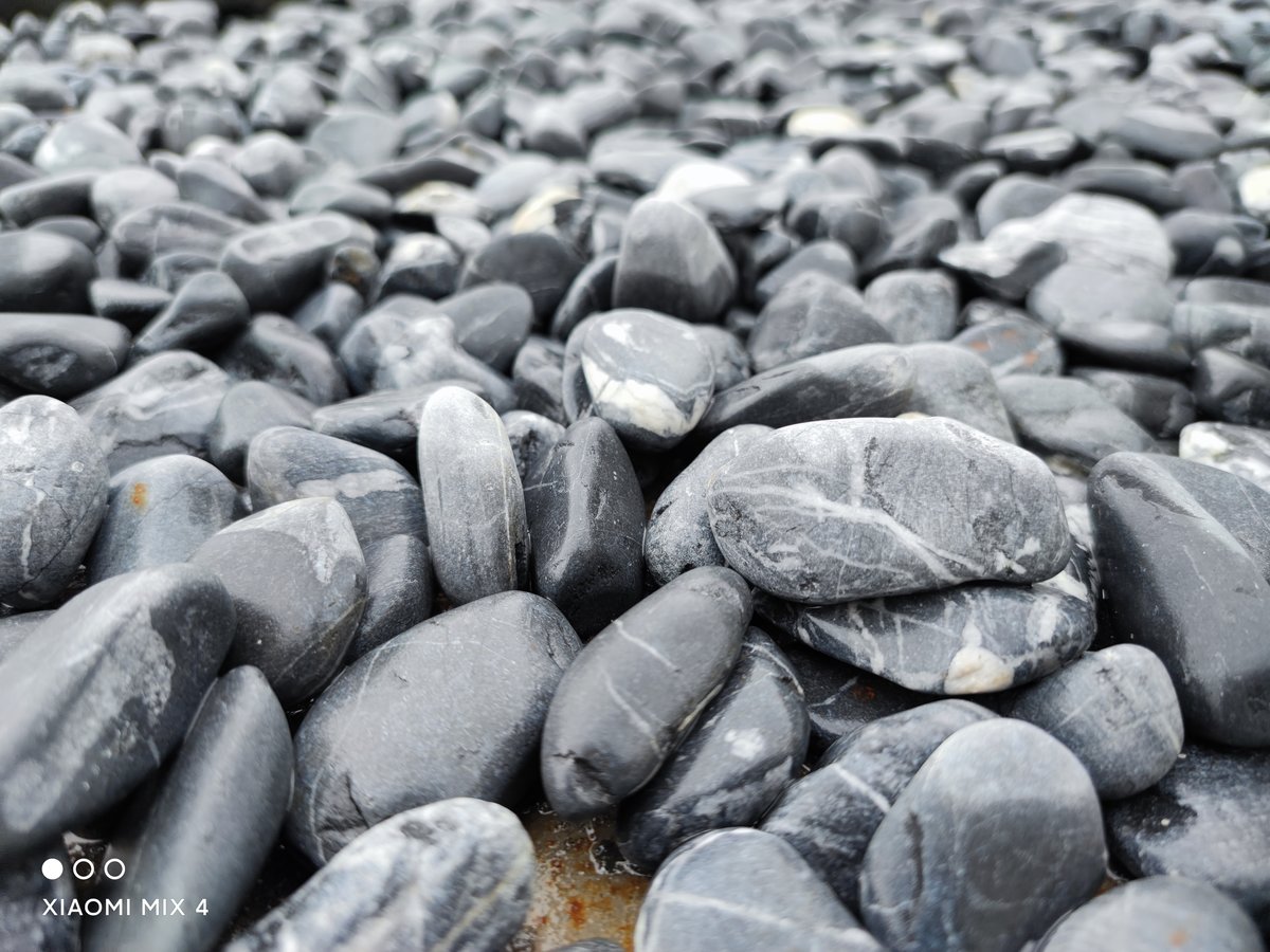 小米mix4和realme大师探索版,小米mix4全面屏效果