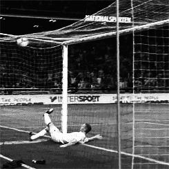 2015足坛五虎上将梅西c罗领衔,梅西c罗姆巴佩哪个更强