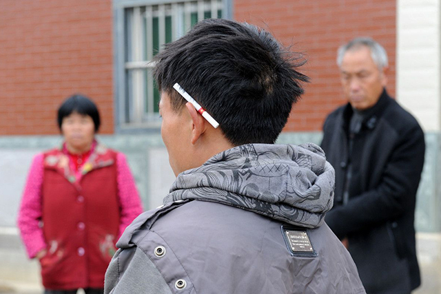 农村有条娶媳妇的“捷径”，不用天价彩礼，农村光棍却不愿尝试