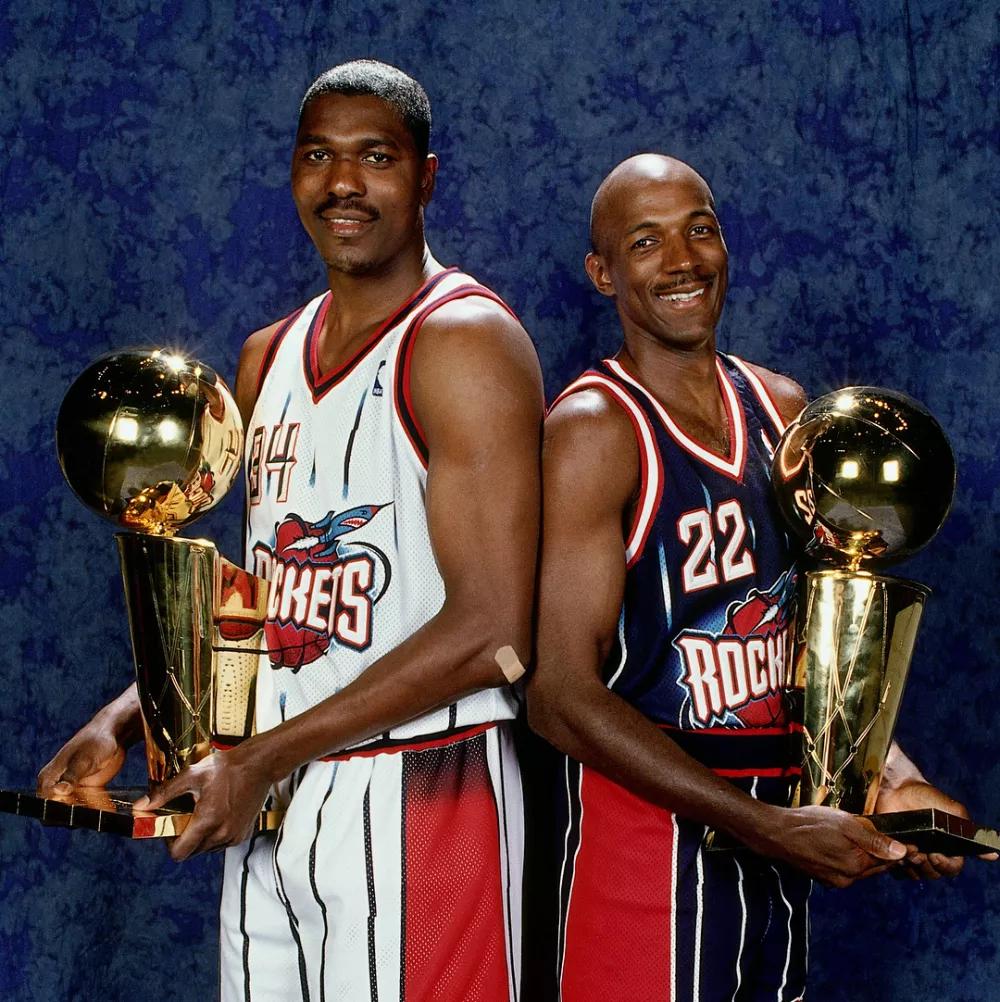 人物I奥拉朱旺—非洲男孩驰骋NBA,90年代四大中锋华山论剑