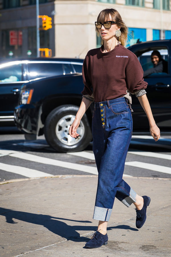 40以上穿什么卫衣减龄年轻,女款卫衣穿搭技巧40岁怎么穿