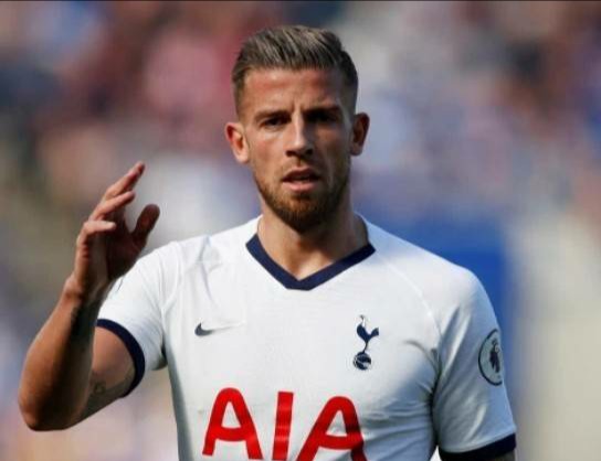 曼联时期的c罗发型,十大球星发型排行榜