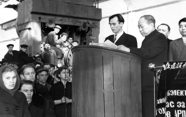 鞍钢“五百罗汉”的故事|郝希英：*途征**峥嵘建功勋军工元老