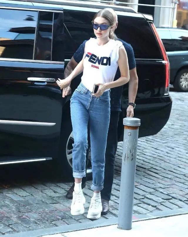 运动装怎样穿才好看呢,运动装怎么穿更时髦