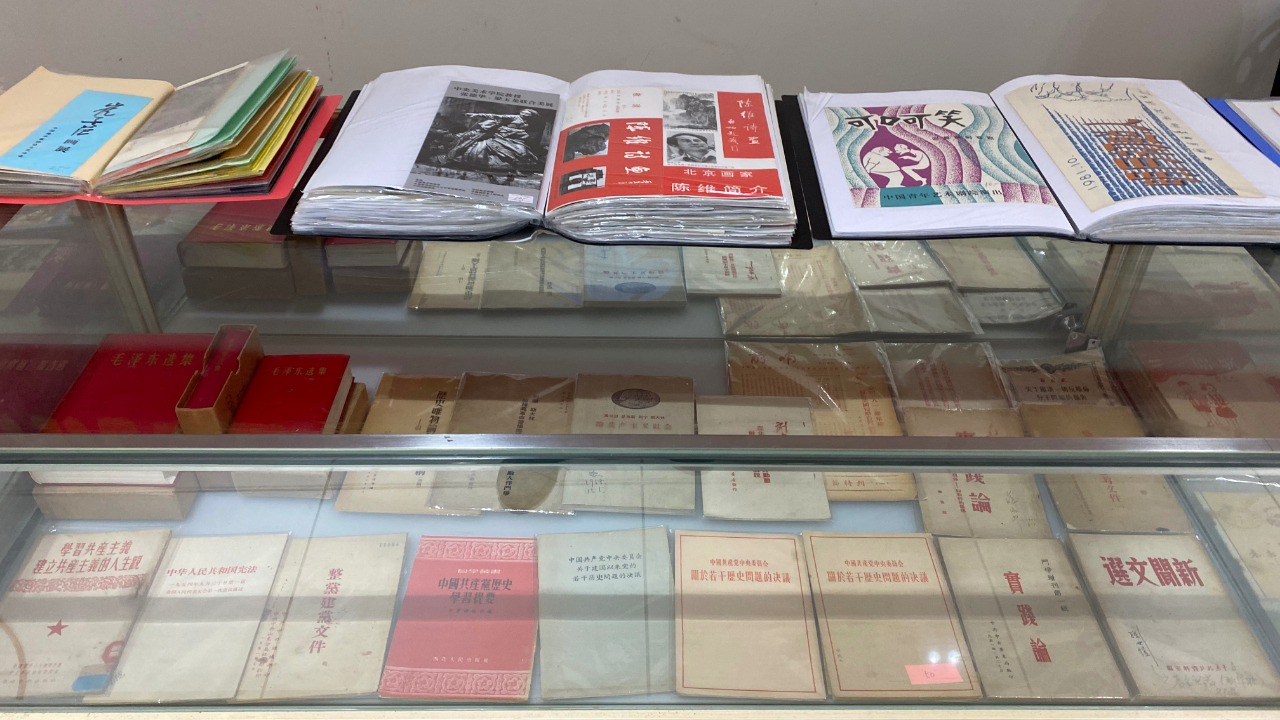 烟台天孚悦尚足球俱乐部携手福海路大润发大型书展开始啦