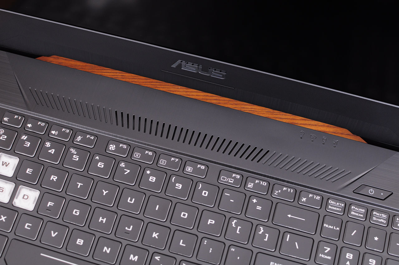 开箱一款最牛逼的游戏笔记本电脑,特别值得入手的游戏笔记本