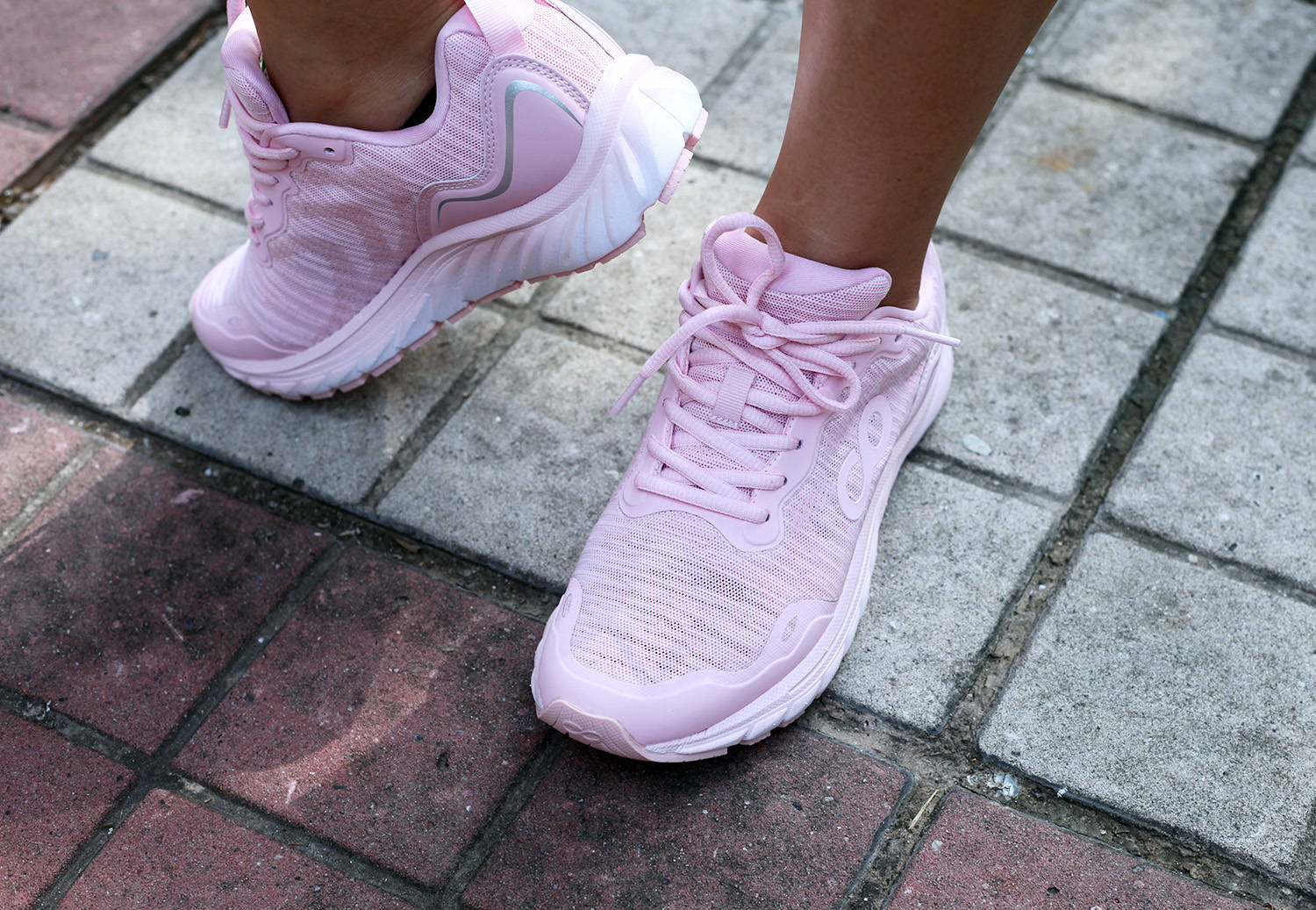 咕咚10k悦弹与乔丹风行10代,咕咚跑鞋21k驭风和经典