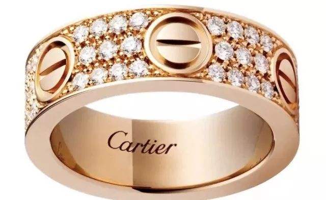 卡地亚戒指上love字母刻在哪,怎么看卡地亚love戒指