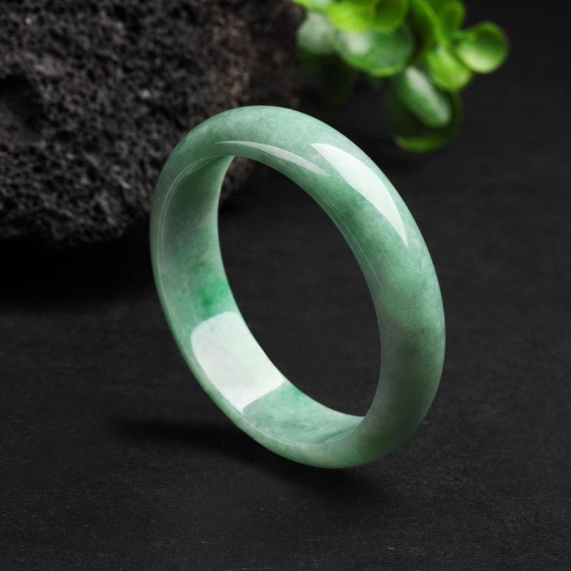 豆种飘花翡翠属于什么档次,豆种翡翠和糯种翡翠的区别