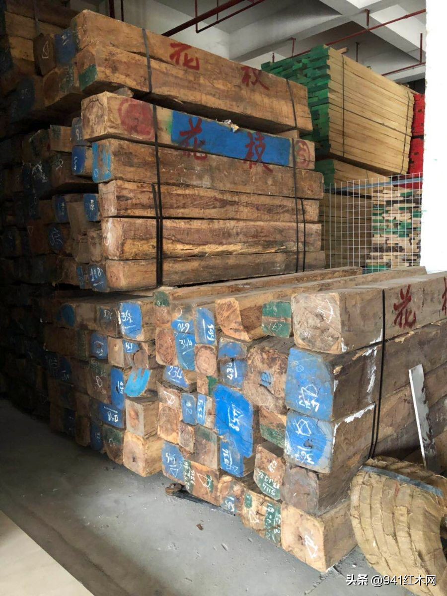 低调奢华黑红木,红酸枝巴里黄檀和微凹黄檀哪个好