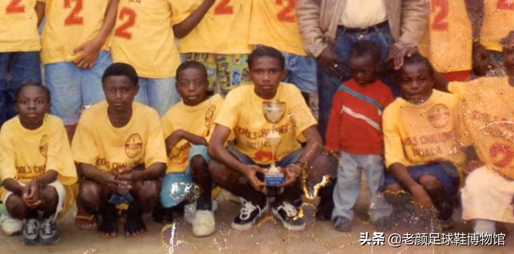 自称梅西曾辅佐他踢球，世界杯打假球贪得无厌头像被球迷印上美元