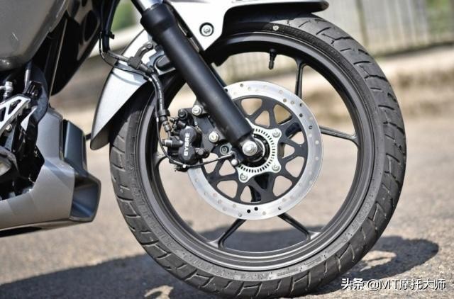 铃木入侵者intruder400,铃木入侵者400和750怎么区分