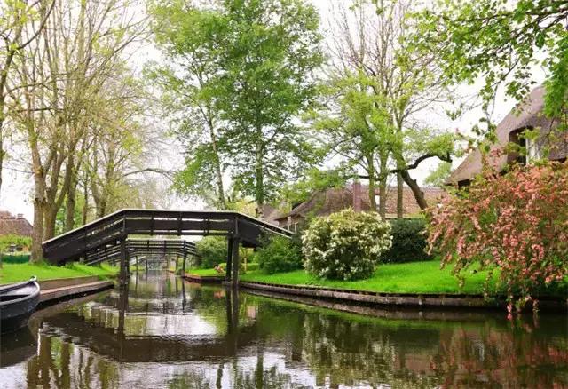 荷兰美丽而神秘的羊角村,荷兰旅游胜地羊角村