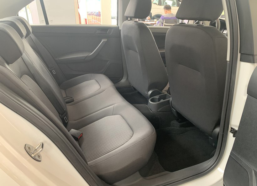 大众七座5万到6万的车桑塔纳,2021新捷达5万左右桑塔纳