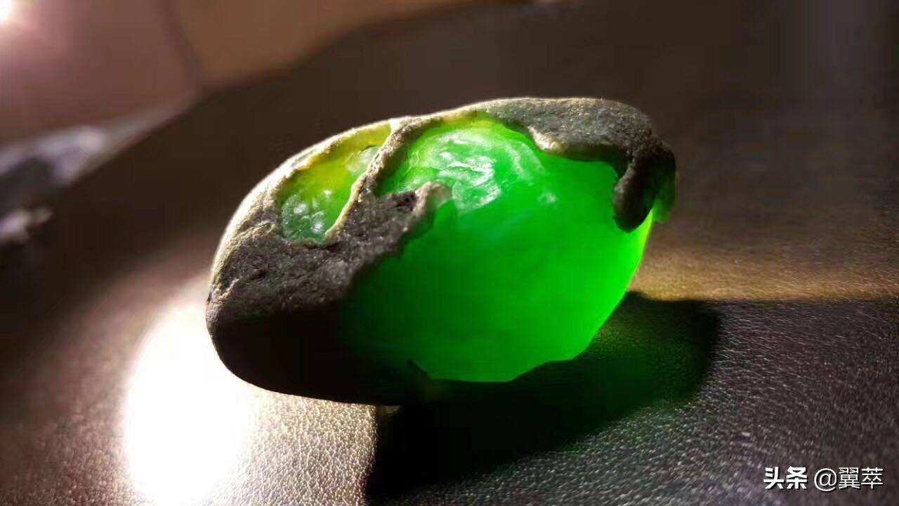 瑞丽翡翠批发市场有哪些？瑞丽为何成为批发中心？