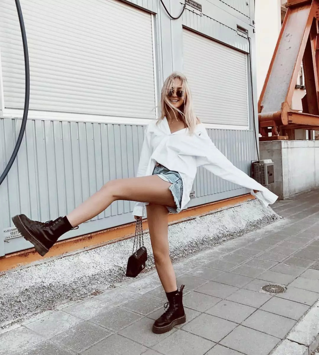 一点也不热,酷妹的马丁靴里都有空调