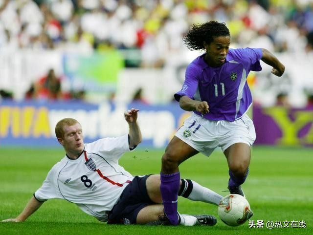 英格兰双德和贝克汉姆,贝克汉姆和鲁尼红牌