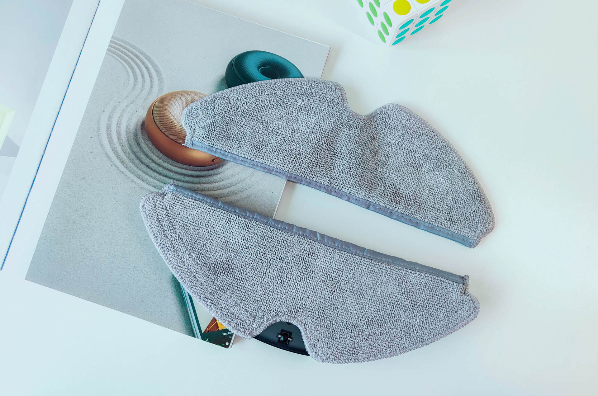 连垃圾都懒得倒，由利扫地机器人评测：垃圾自动收集，一月一次