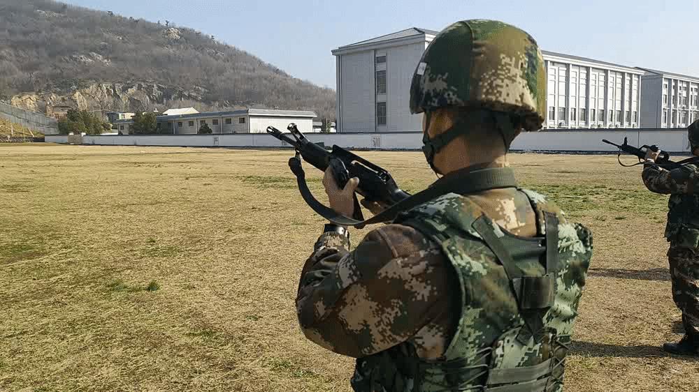 如何让人成为神枪手,想要成为狙击手需要什么条件