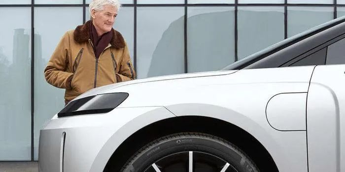 我花3000买戴森吹风机,被花300买高仿的嘲笑了