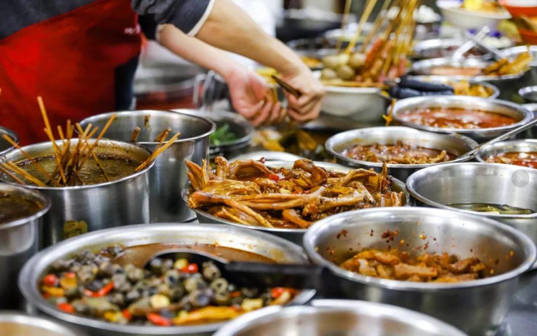 卤菜店凉拌菜生意火爆的配方传授,新手创业开卤菜熟食店赚钱吗现在