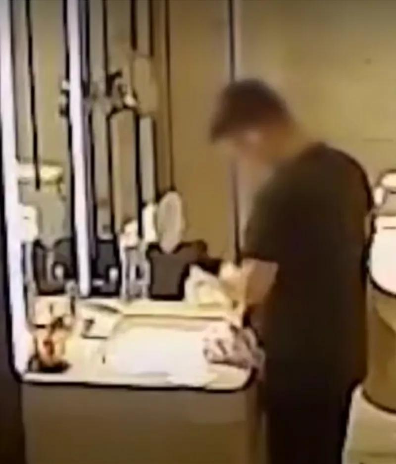 万豪旗下五家酒店用浴巾擦马桶,五星级酒店员工用浴巾擦马桶致歉