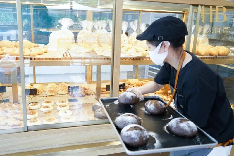 上海华贝面包哪家好,探店现烤面包