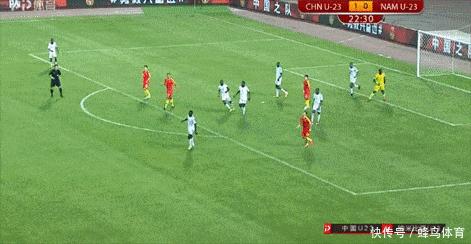 国足怎么才能进球搞笑图,国足搞笑停球场面动图