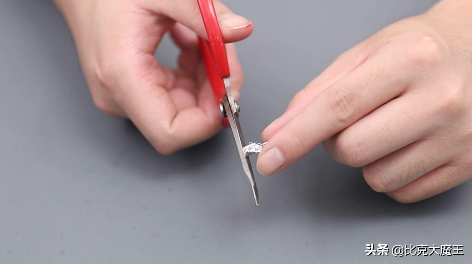 没有刮胡刀和刀片怎么刮胡子,刮胡刀刮胡子疼是因为刀片钝了吗