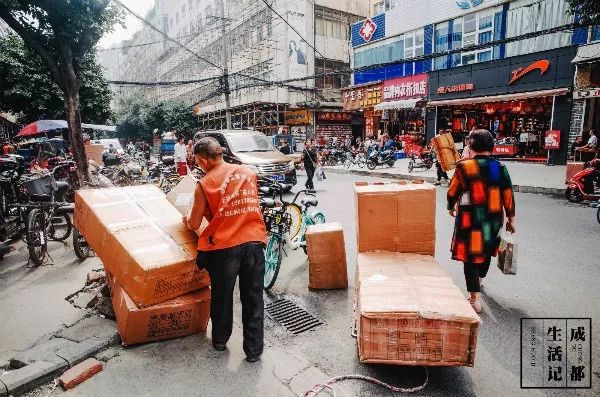 成都同根生,成都北门对比南门