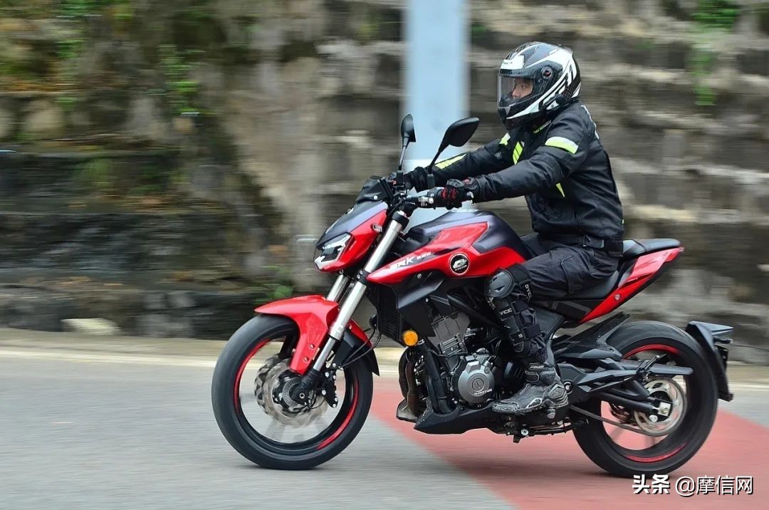 武装到牙齿的越野摩托,武装到牙齿的江铃驭胜s350