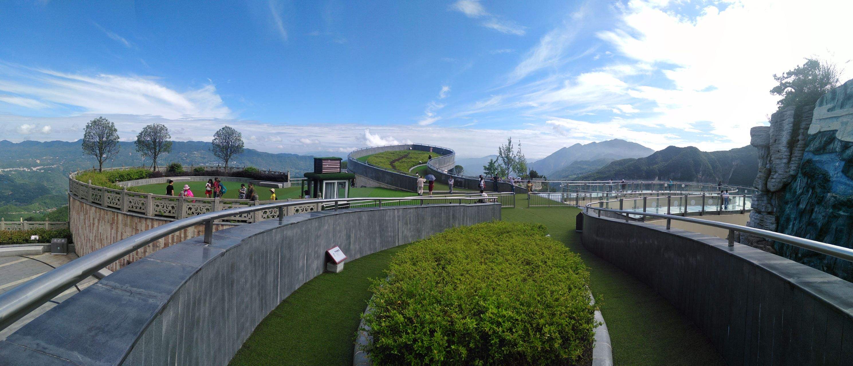 世界上最高最长的高山峡谷玻璃桥,重庆天下第一风雨廊桥在哪里