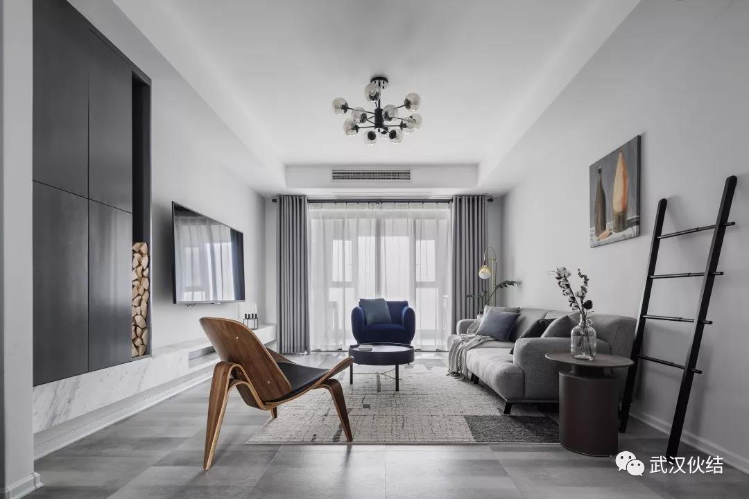 「恋·家」在灰色空间里找色块，是这个房子里最浪漫的益智游戏