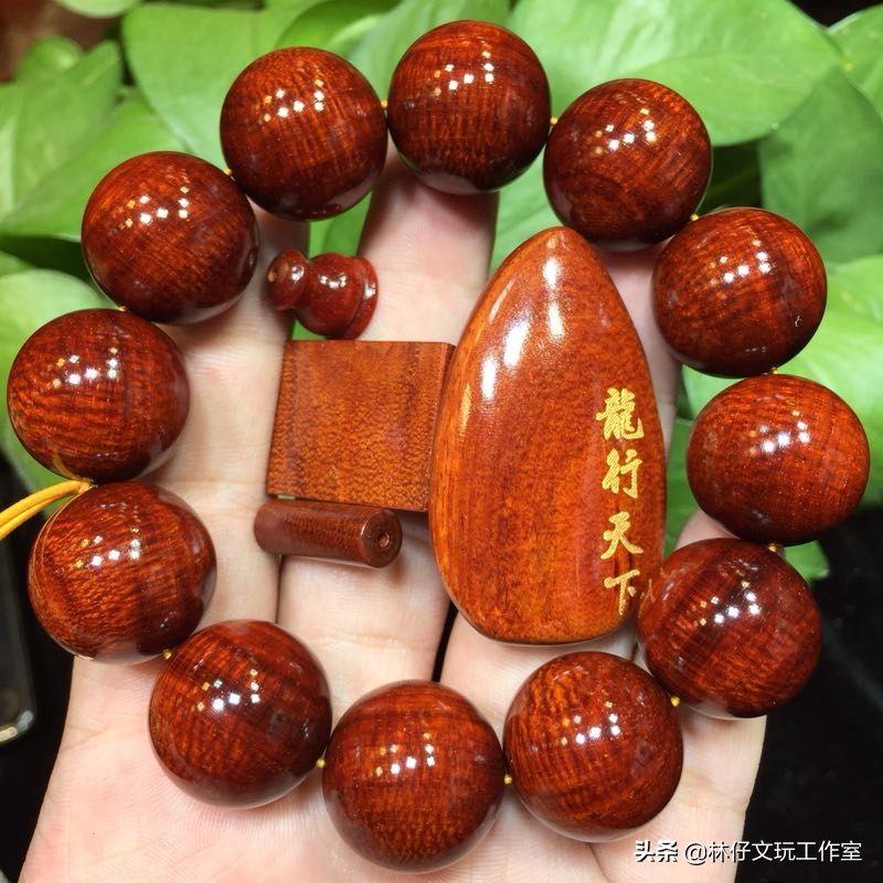 新的手串小叶紫檀会掉色吗,小叶紫檀手串老掉色怎么办