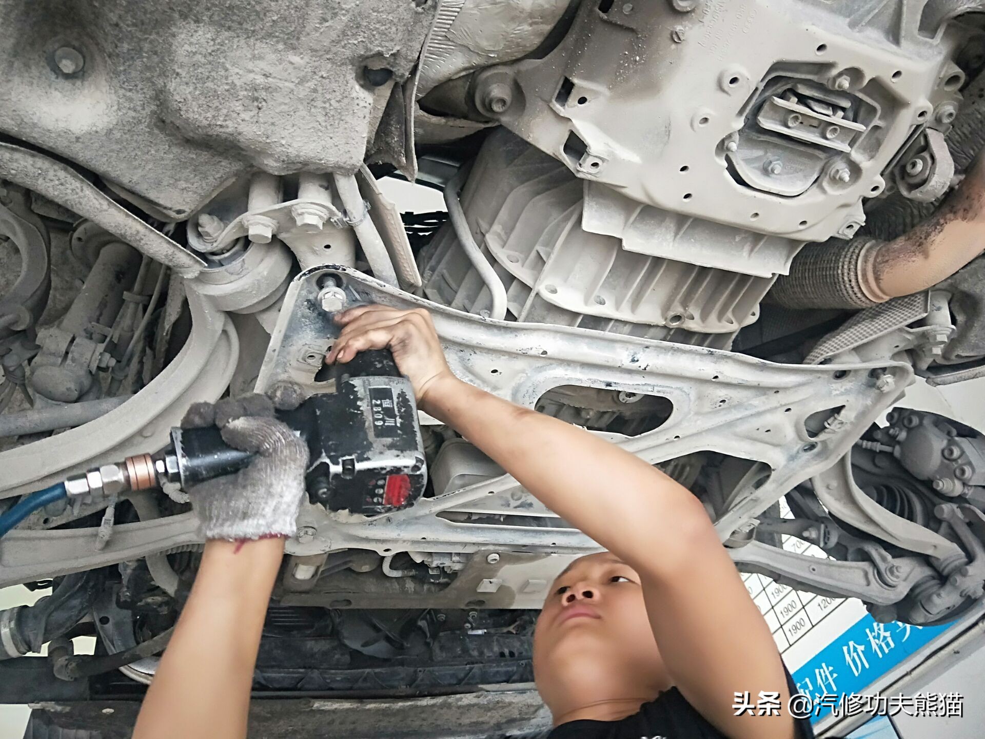 07年奥迪a6轻微烧机油怎么解决,奥迪2007款a6烧机油的原因