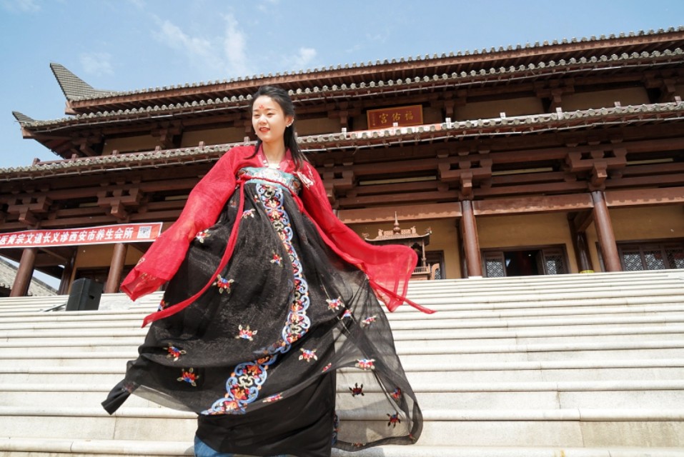 西安穿汉服拍外景的地方推荐,来西安穿汉服看演绎
