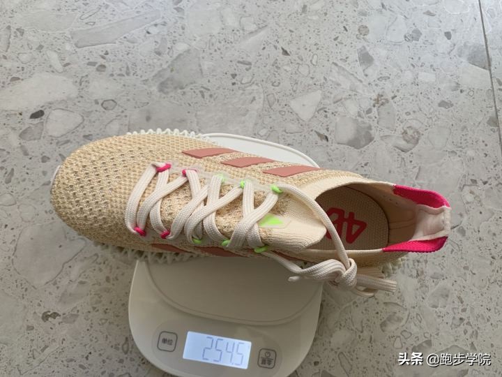 阿迪达斯跑鞋4dfwd为什么很硬,真实测评adidas4d打印鞋