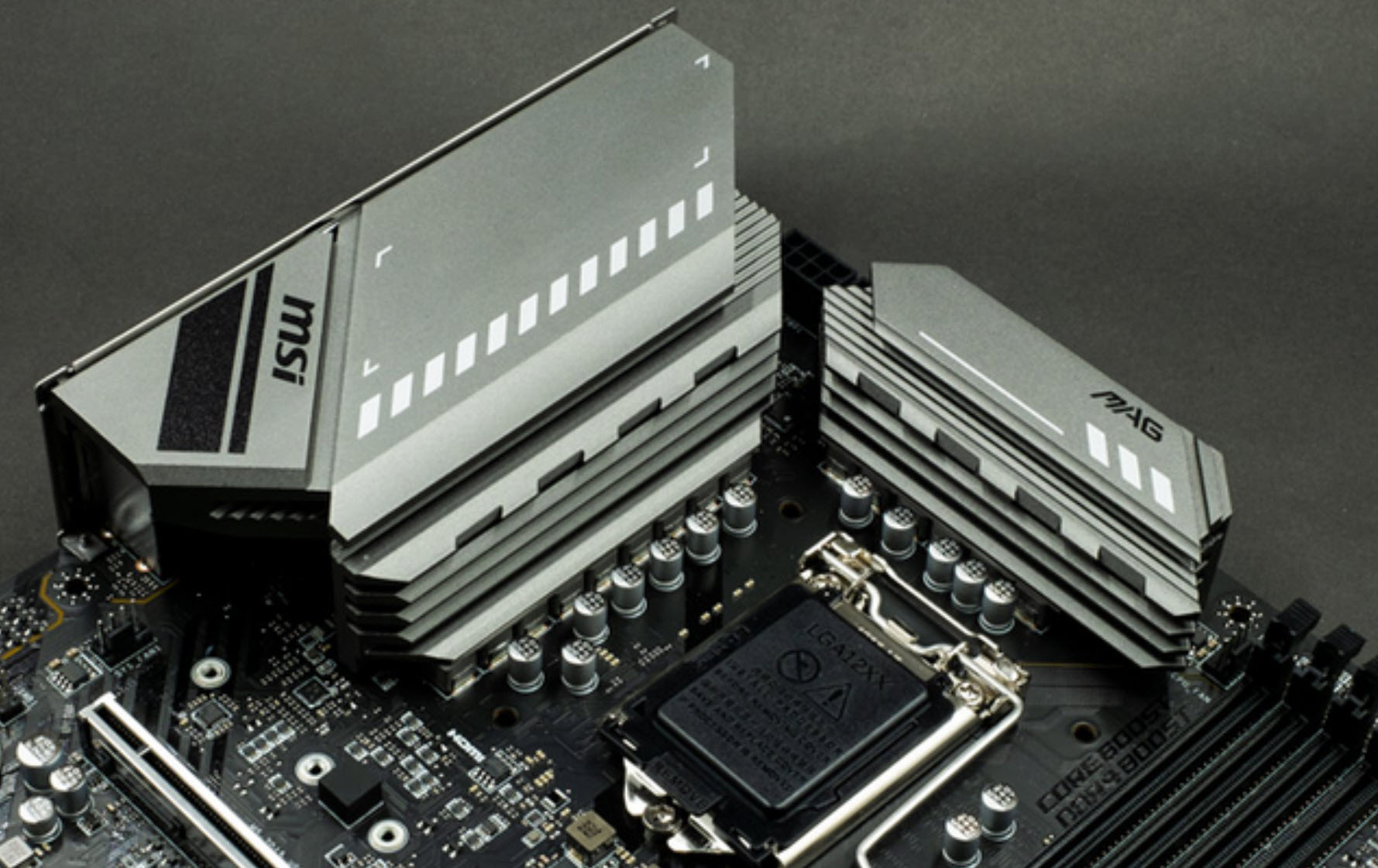 现在显卡入门级的买不到,显卡买刚好够用的还是更好的