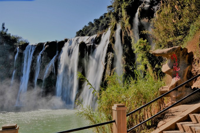 走进春天走进桃花盛开的地方,云南罗平金色花海之旅