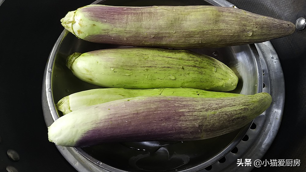 家常凉拌蒜香茄子的做法,想吃点开胃爽口的菜