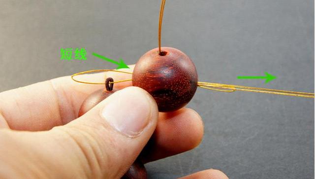 如何给文玩手串换绳,文玩换绳打结方法图解