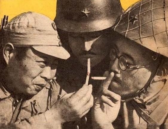 部队弹尽粮绝，他建立烟厂赚钱，日军拿*药弹**情报来换烟抽