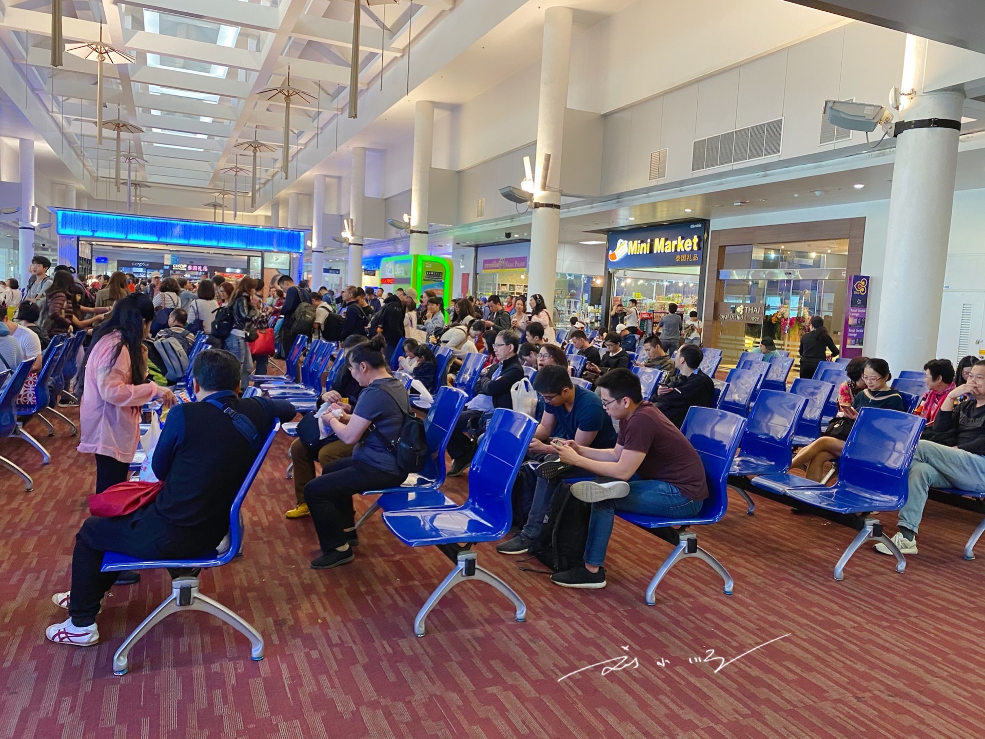 中国游客去泰国王权免税店购物,中国游客在泰国买爱马仕