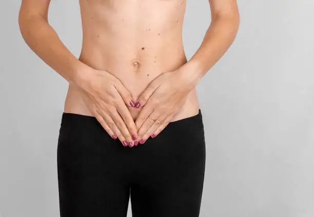 *裤内**总是脏脏的,是怎么回事?不管男女,出现这些情况可能是疾病信号,尤其是这4种