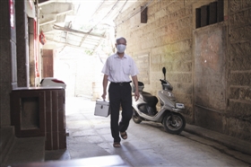 三十余载从医路诠释医者心,行医路任重而道远