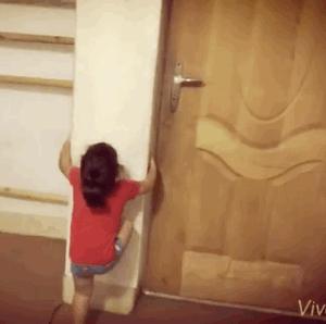 拥有6块腹肌的5岁孩子，人送外号“小泰山”！成年人都要跪了……